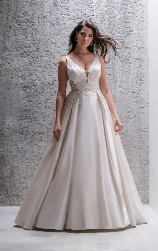 C684 Strapless Wedding Gown