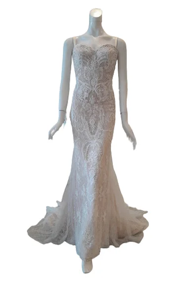 Buy: Sapto Djojokartiko Lace Wedding Gown Romantic Lace Dress