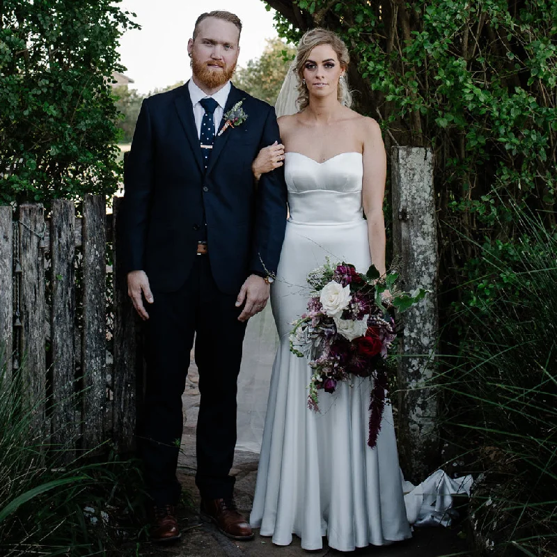 Sweet Heart Mermaid Wedding Dress, White Backless Sexy Long Wedding Dress,  KX1333 Modern Lace Gown