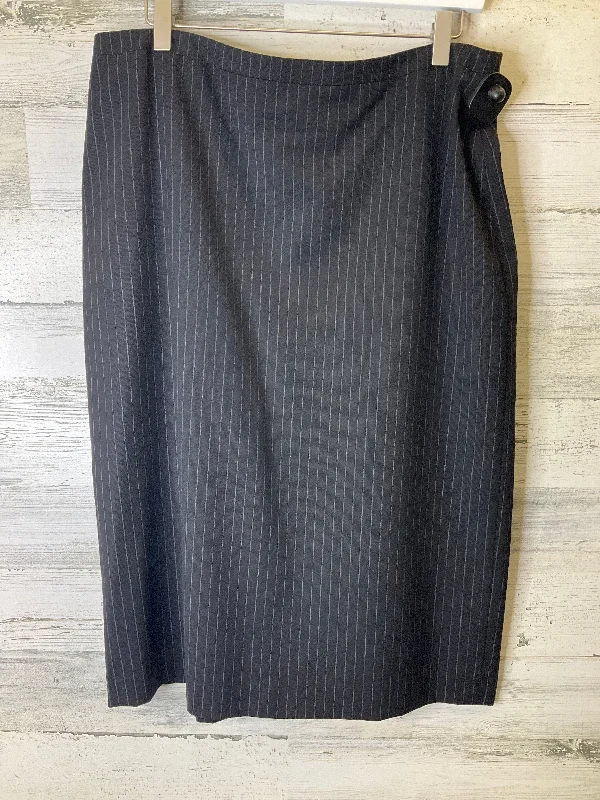 Black Skirt Midi Banana Republic, Size 14 Button Midi Skirt